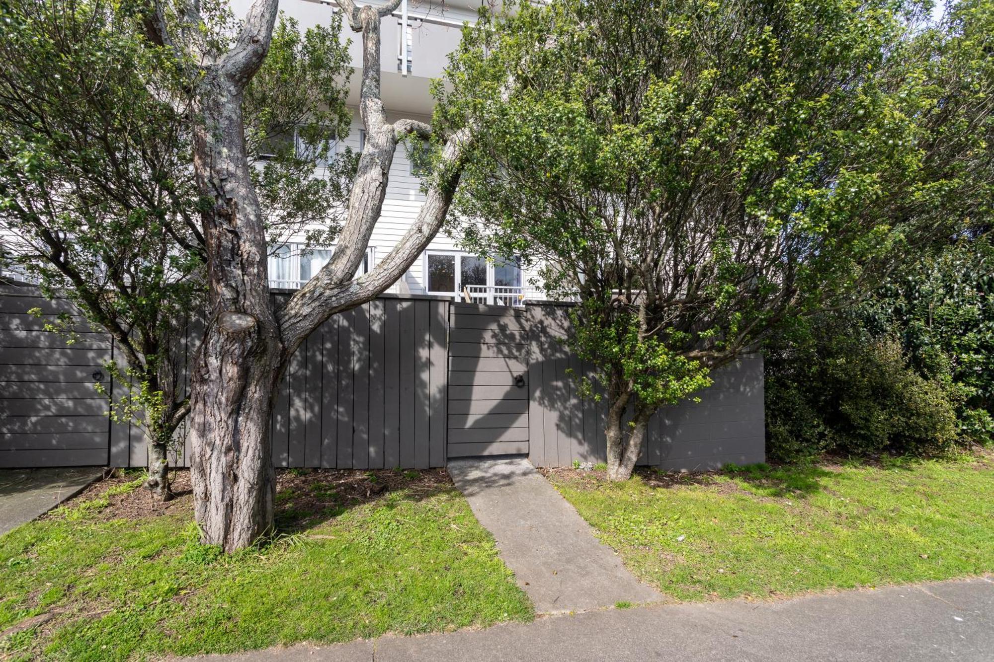 Bright Morningside Apartment オークランド エクステリア 写真